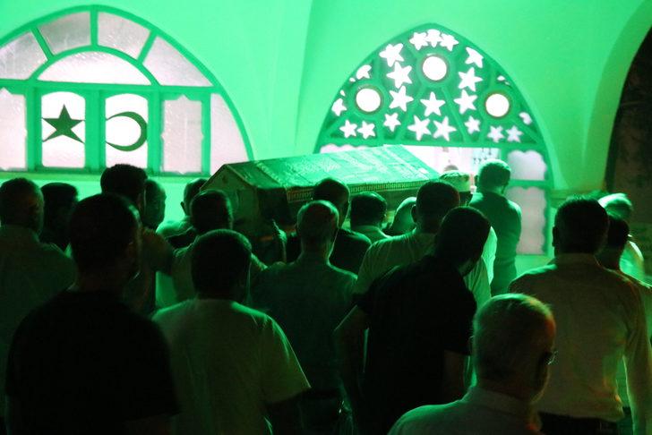 Ümraniye'de silahlı saldırı sonrasında hastanede ölen Çelik'in cenazesi Siirt'te toprağa verildi G2