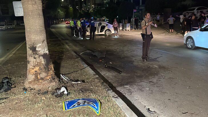 Adana'da refüje çarpan otomobilin sürücüsü yaralandı G2
