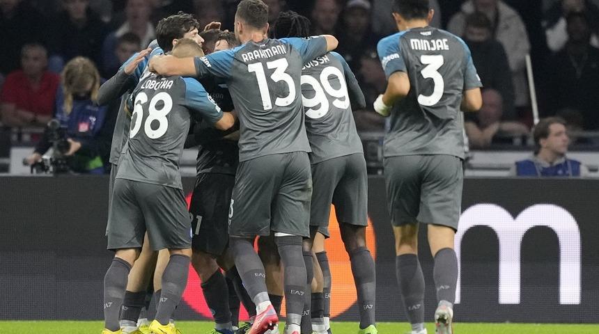 Kim Min-Jaeli Napoli'den 5 farklı tarife! 