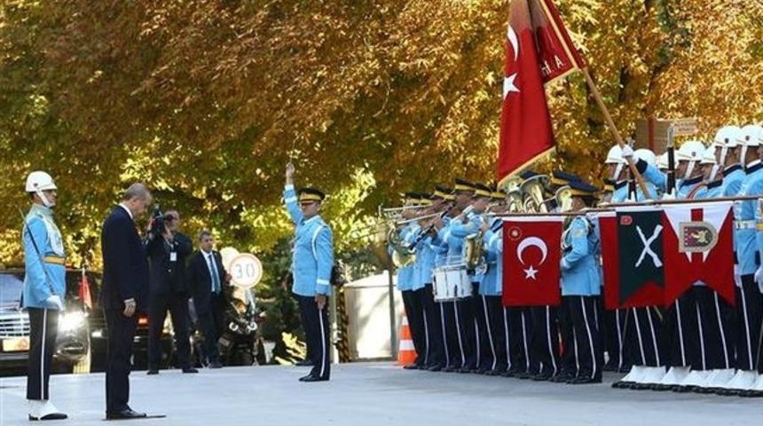 Meclis'te bir ilk! Erdoğan'ı polislerden oluşan tören mangası karşıladı
