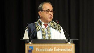 Eski rektör: Okumadan imzaladım, yanlış yazılmış