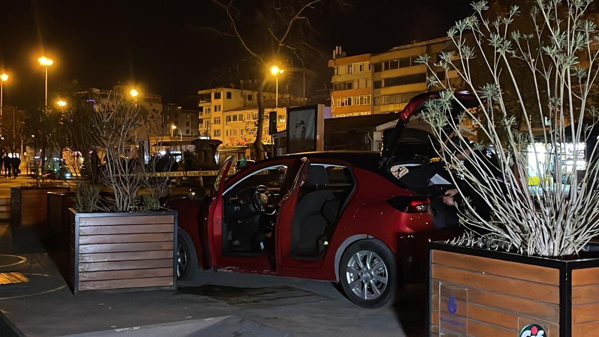 Kadık&ouml;y'de polisten ka&ccedil;maya &ccedil;alışan 4 zanlı yakalandı