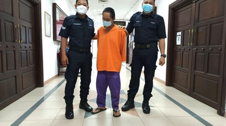 10 yaşındaki kızını arkadaşına sattı! Amacı mide bulandırdı