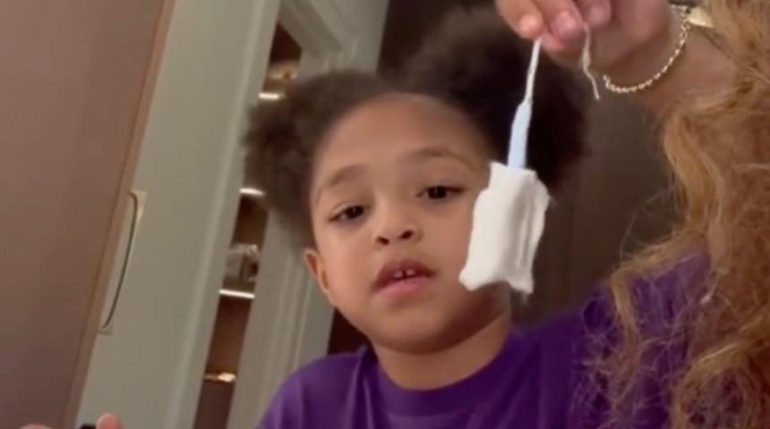 Ünlü tenisçi çocuğunun elindekini görünce şoke oldu! Özel eşyasını...