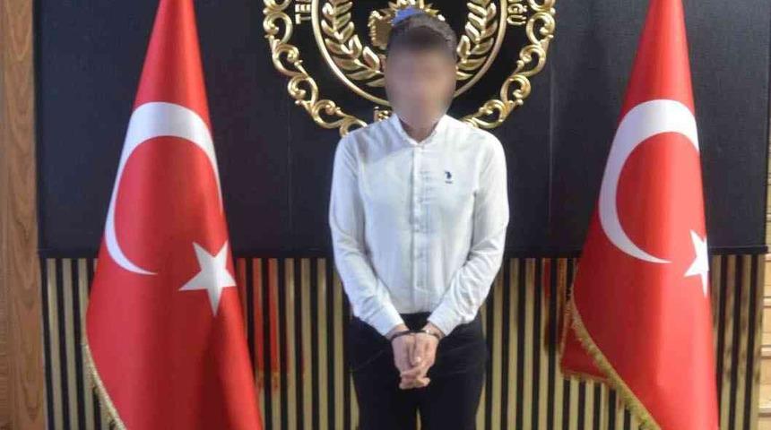 Ordudan ihraç edilmişti! FETÖ'cü eski binbaşı, yüklü miktarda parayla yakalandı