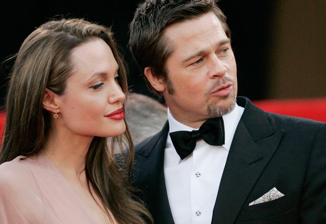 Angelina Jolie'den şoke eden Brad Pitt iddiası! "Jet hareket halindeyken altı &ccedil;ocuğumuzdan birini boğmaya &ccedil;alıştı, duvara &ccedil;arpıp..."