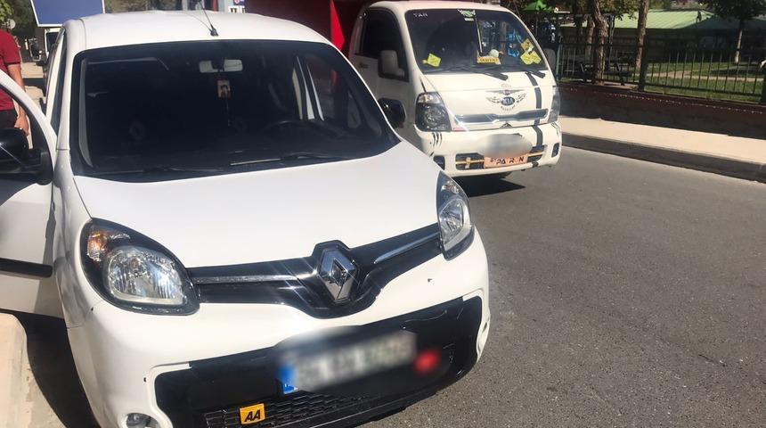 Ümraniye'de "çakarlı" aracın sürücüsüne ceza uygulandı