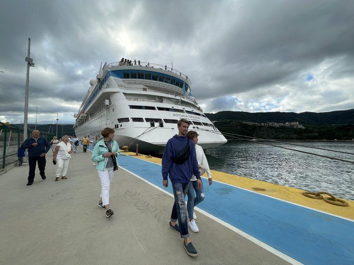 "Astoria Grande" kruvaziyeri 796 yolcusuyla dördüncü kez Amasra'da G3