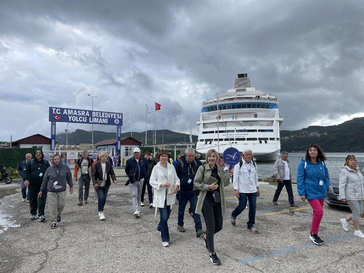 "Astoria Grande" kruvaziyeri 796 yolcusuyla dördüncü kez Amasra'da G4
