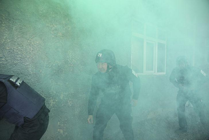 AA'nın Savaş Muhabirliği Eğitimi, gazetecileri zorlu koşullara hazırlıyor G1