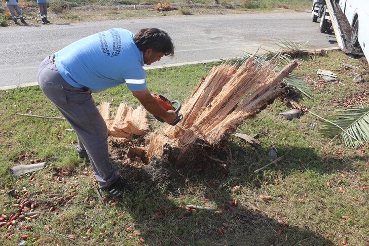 Adana'da devrilen okul servisindeki 19 kişi yaralandı G4