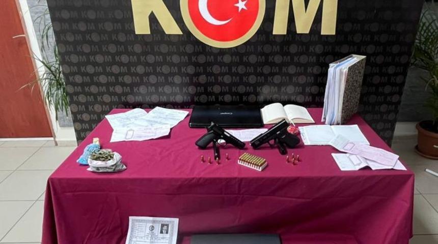 İzmir merkezli tefecilik operasyonunda 12 kişi yakalandı