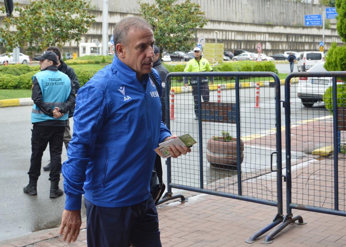 Trabzonspor kafilesi Monaco karşılaşması i&ccedil;in Fransa'ya gitti