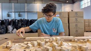 Kastamonu'daki meslek lisesinde 75 bininci oyuncağın üretilmesi pastayla kutlandı