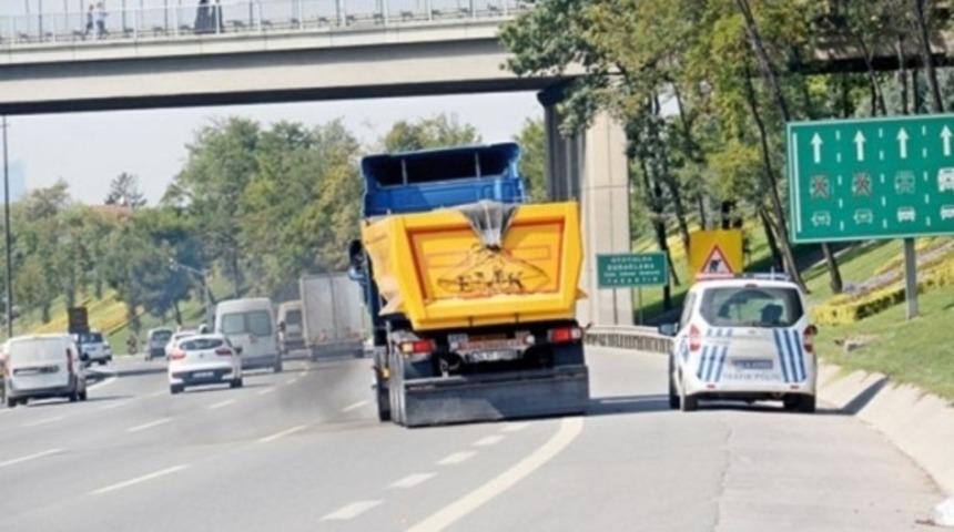 Yasak TIR'cıları durdurmadı, üçüncü köprüden geçişi pahalı bulan şoförler ceza pahasına FSM'den gidiyor