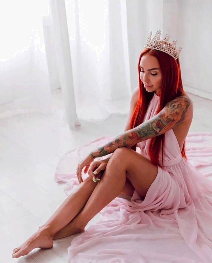 Kırım güzellik kraliçesi Olga Valeyeva’nın sosyal medya paylaşımı başına bela oldu! Ukrayna marşını söyleyince ceza aldı G1