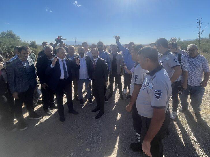 AK Partili Sürekli'den İzmir Büyükşehir Belediyesine "kötü koku" eleştirisi G4