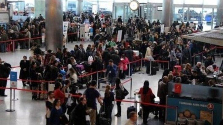 Aranan 58 kişi Atatürk Havalimanında yakalandı Aranan 58 kişi Atatürk Havalimanında yakalandı