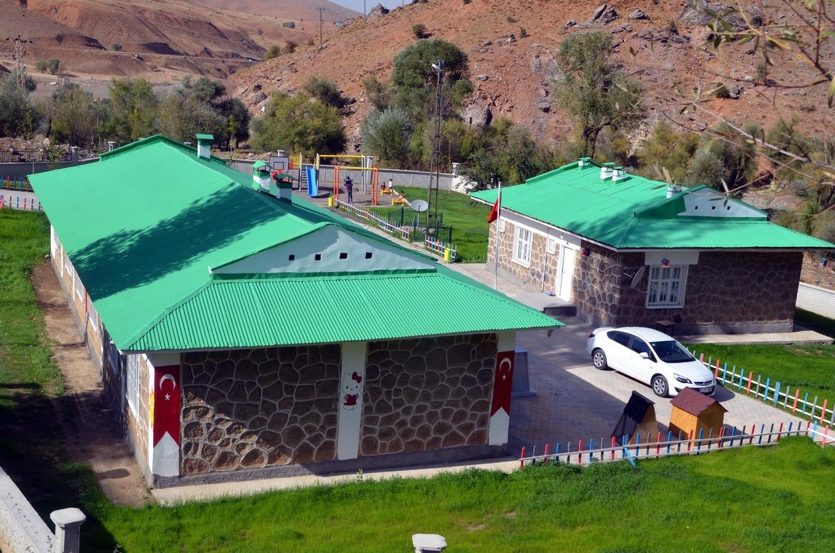 Muş'ta kullanılmayan okullar " K&ouml;y Yaşam Merkezi"ne d&ouml;n&uuml;şt&uuml;r&uuml;l&uuml;yor