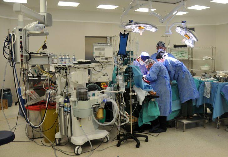 Karaciğer yetmezliği teşhisi konulan genç, bir saatte bulunan organla sağlığına kavuştu G4