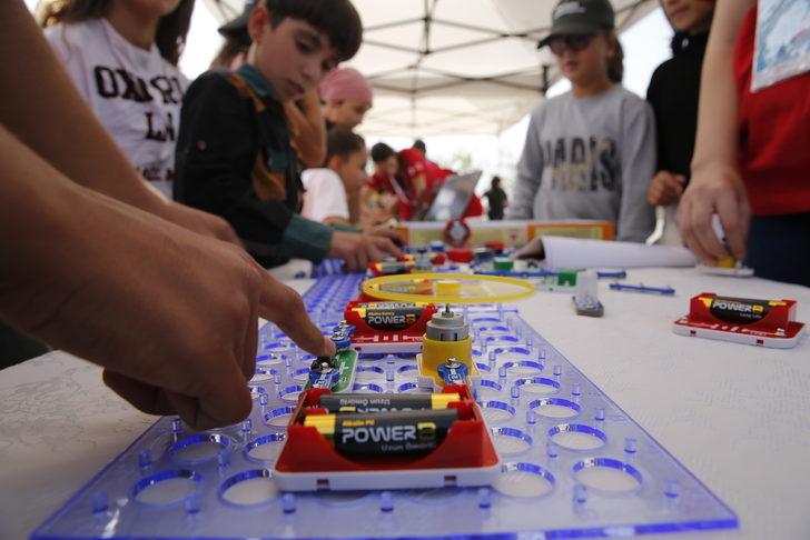 Diyarbakır'da kırsaldaki öğrenciler "Köy Bilim Festivali" ile buluştu G1