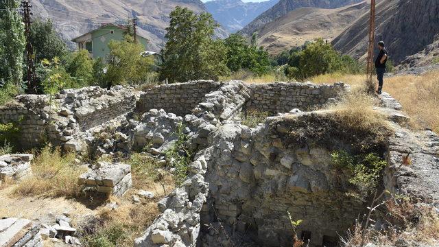 Hakkari'deki 462 yıllık Zeynel Bey Medresesi turizme kazandırılacak