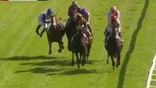 Rakibinin hamlesiyle attan düşen jokey ölümden döndü! Aldığı ceza daha da skandal...