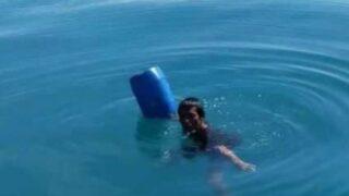 Herkes her yerde onu arıyordu! Kaybolan balıkçı 12 saat boyunca bir dubaya tutanarak hayatta kalmayı başardı