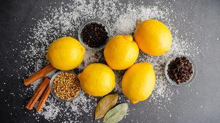 Baharatların kralı karabiberi, tuz ve limonla karıştırın! Olacaklara inanamayacaksınız