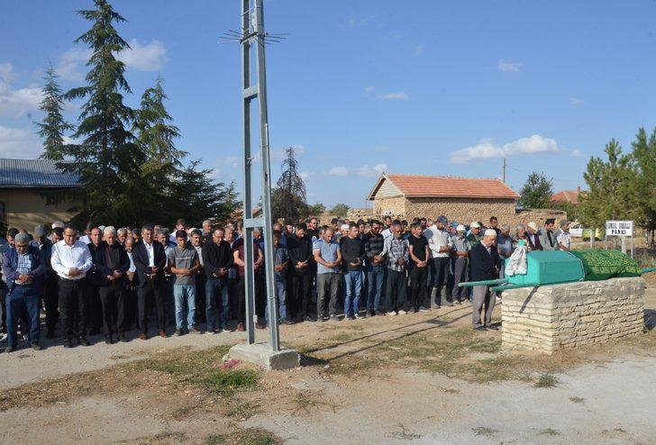 GÜNCELLEME - Karaman'da köpeğin saldırısı sonucu ölen kadının cenazesi toprağa verildi G1