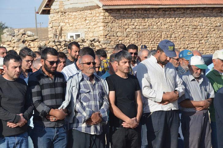 GÜNCELLEME - Karaman'da köpeğin saldırısı sonucu ölen kadının cenazesi toprağa verildi G3