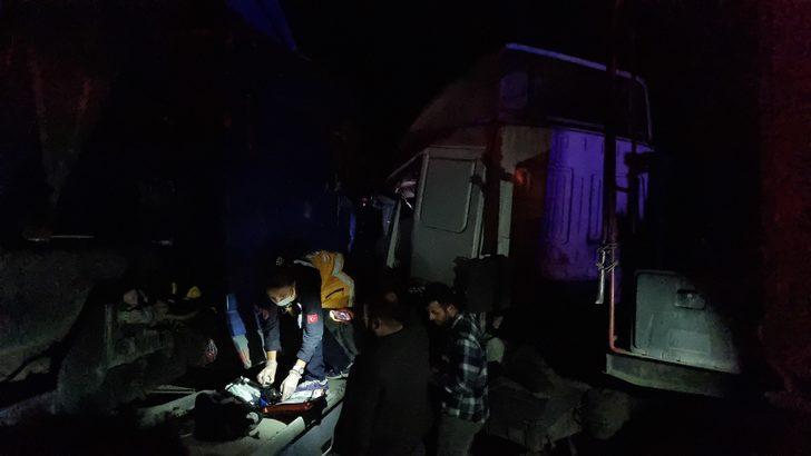 Düzce'de 2 tırın çarpıştığı kazada 3 kişi yaralandı G1