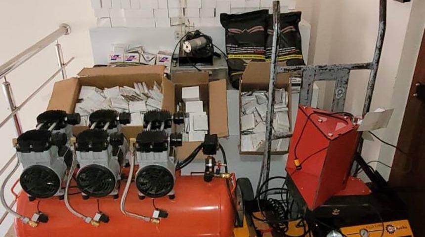 Muğla'da ka&ccedil;ak 21 bin makaron ele ge&ccedil;irildi