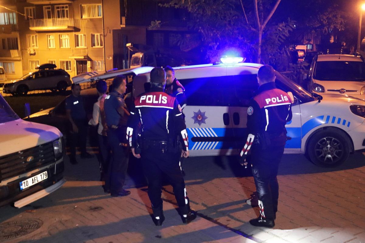 Denizli'de bı&ccedil;aklı kavgada 4 kişi yaralandı