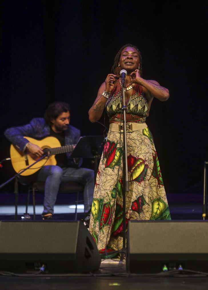 İspanyol sanatçı Buika, AKM'de konser verdi G4