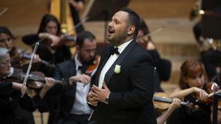 Bakan Ersoy, tenor Murat Karahan ve soprano Kristine Opolais'in konserini izledi