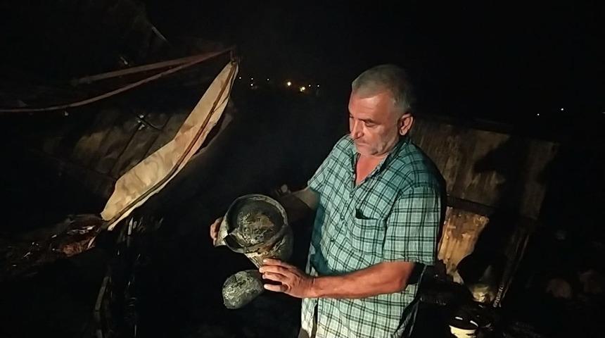 Adana'da kundaklanan barakadaki 90 güvercin telef oldu