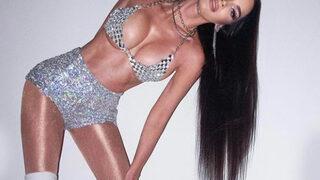 Göğüslerini yaptıran Megan Fox yine dekoltesiyle poz verdi! Anladık yeni yorumları