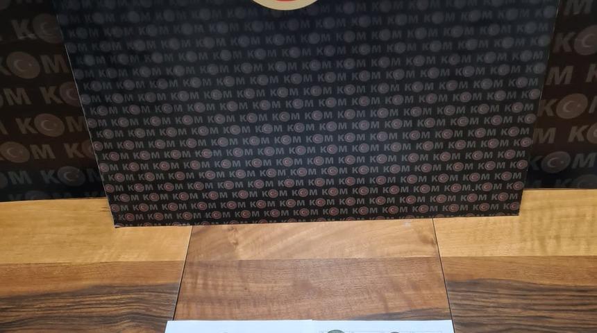 Edirne'de otomobilde 60 sikke ele geçirildi