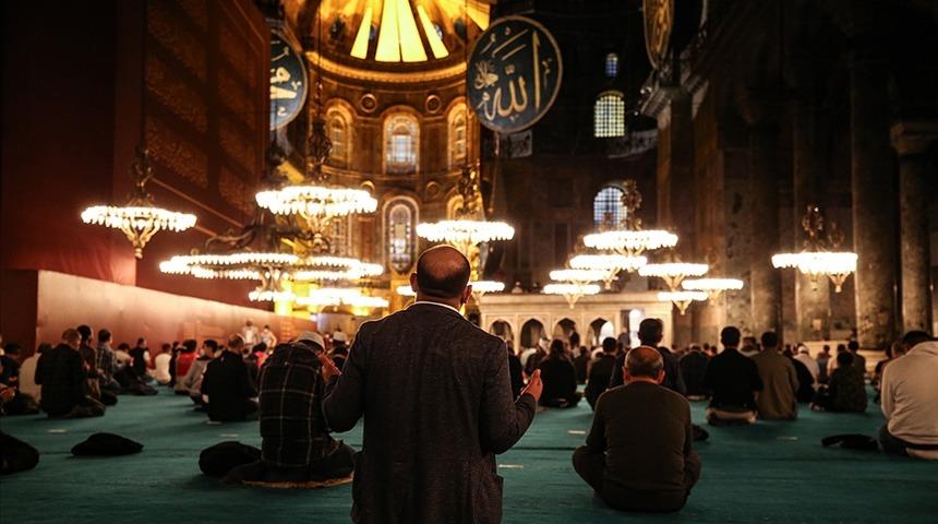 7 Ekim Cuma Mevlid Kandili bugün mü? 7 Ekim (bugün) Mevlid Kandili mi? Diyanet açıkladı! İşte tarihi...