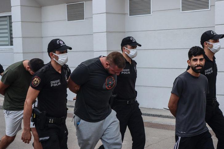 Mersin'deki çağrı merkezi üzerinden Almanları dolandırdıkları iddiasıyla 12 zanlı tutuklandı G3