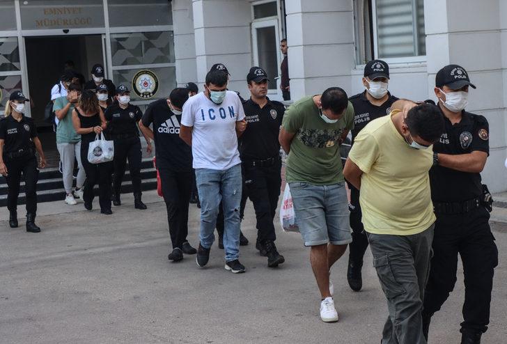 Mersin'deki çağrı merkezi üzerinden Almanları dolandırdıkları iddiasıyla 12 zanlı tutuklandı G5