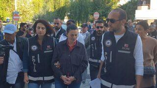 Kuşadası Belediyesindeki soruşturmaya ilişkin gözaltına alınan 8 şüpheli adliyede