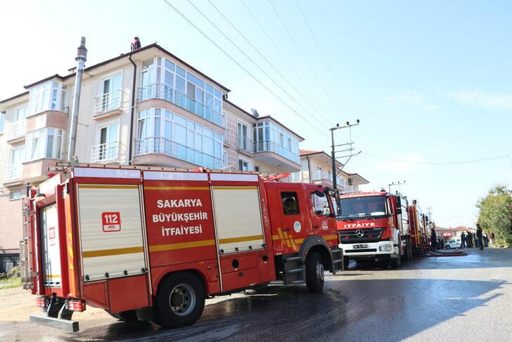 Sakarya'da bir apartmanın çatısı yandı G2