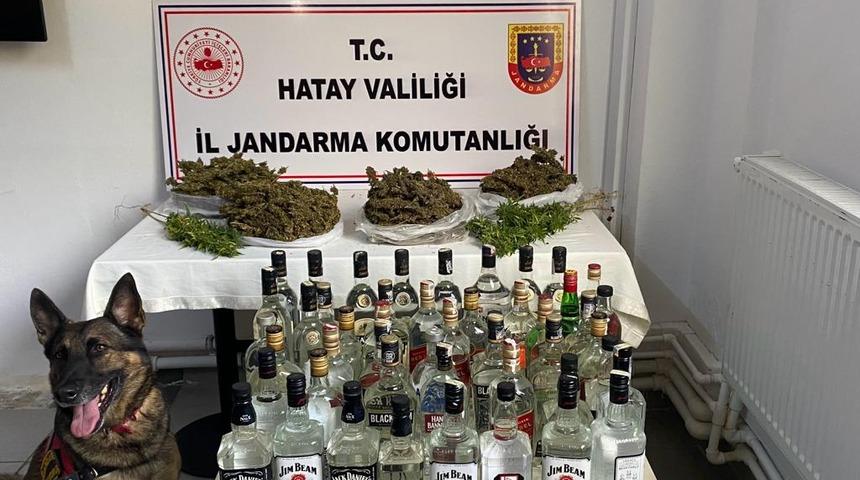 Hatay'da evinde esrar ve sahte içki bulunan zanlı gözaltına alındı