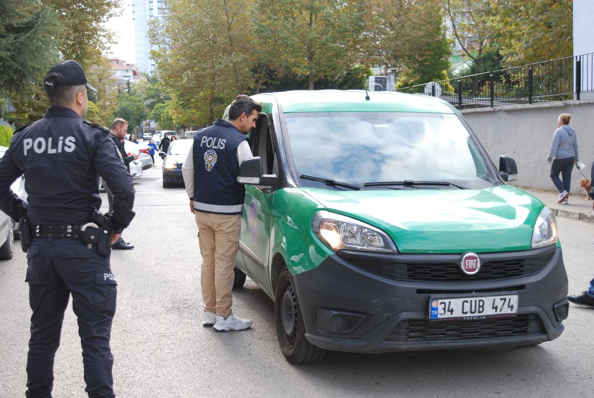 İstanbul'da okul &ouml;nleri ve &ccedil;evresinde g&uuml;venlik denetimi yapıldı