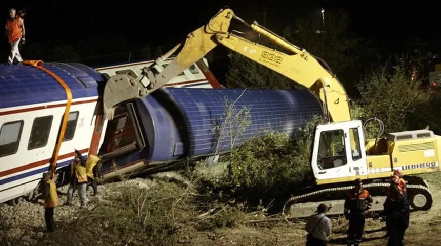 Türkiye'nin en acı hatıralarından biri! Pamukova'daki tren kazasında AYM'den flaş karar: Yaşam hakkı ihlal edildi, 90 bin TL tazminat...