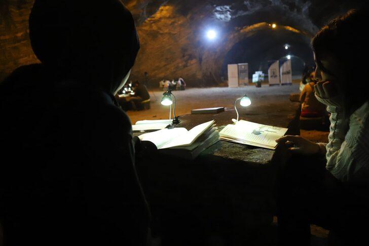 Çankırı'da öğrenciler, Yer Altı Tuz Şehri'nde kitap okudu G3