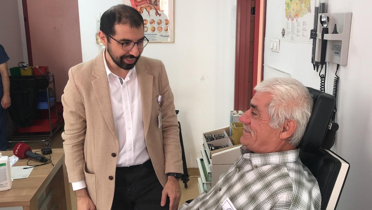 Zonguldak'ta 50 yıldır y&uuml;z kemiğinde kurşunla yaşayan hasta ameliyat edildi