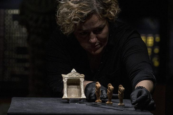 Tapınaklardaki binlerce yıllık anılar İzmir'deki müzede canlandırıldı G5